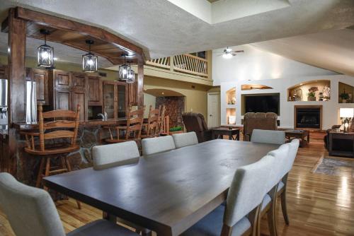 Winding Woods Lodge in Clinton (MO)