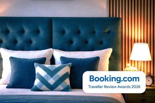 VATICAN GLAMOROUS at Passeggiata del gelsomino - FREE Parking, 4 Guests, Central Rome