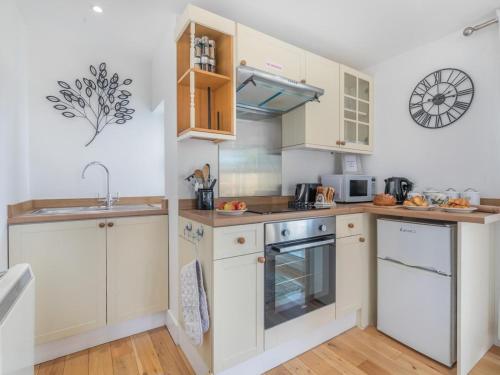 Iekārtas, 1 Bed in Bude oc-53410 in Saint Gennys