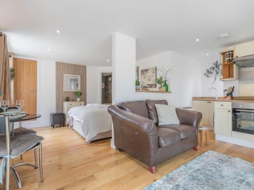 Iekārtas, 1 Bed in Bude oc-53410 in Saint Gennys
