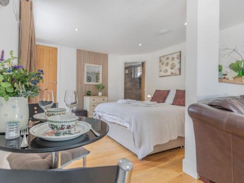 Iekārtas, 1 Bed in Bude oc-53410 in Saint Gennys