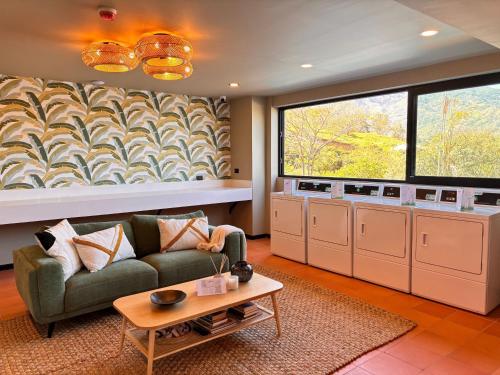 BEE Suites Santa Ana - San Jose in Santa Ana