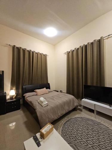 Cama, Studio jimi in Al Ain