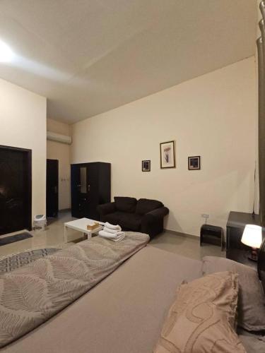 Instalações, Studio jimi in Al Ain