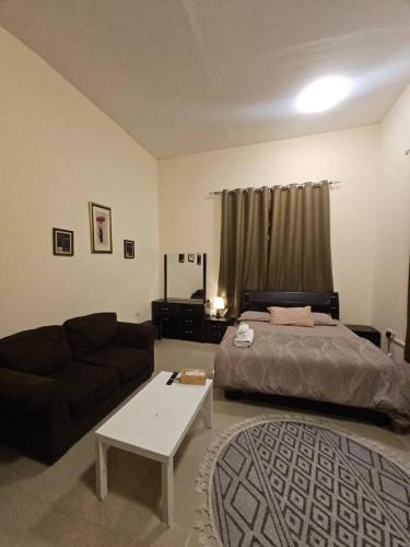 Instalações, Studio jimi in Al Ain