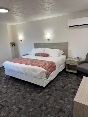. Gateway Inn