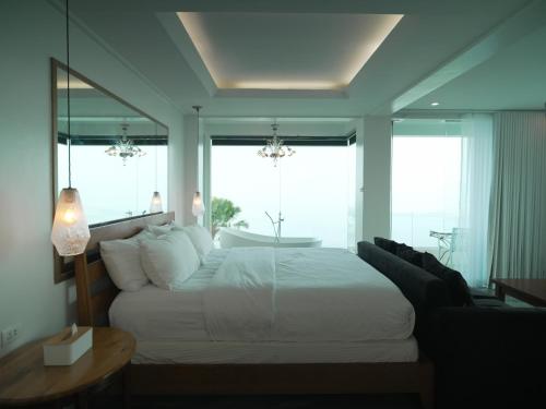 The Carmelence View Villa Room Type - Murano Suite