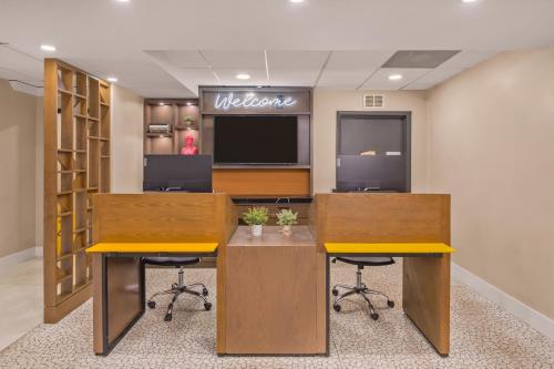 Holiday Inn Express Miami Springs an IHG Hotel - image 38