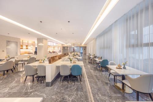 Atour Hotel Hefei Jingshang Commercial City North Tongling Road - image 3