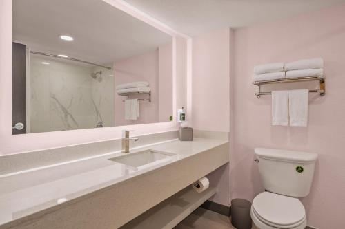 Holiday Inn Express Miami Springs an IHG Hotel - image 18