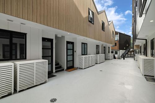 Queenstown Modern 1 Bedroom Apartment - walk to town - image 6