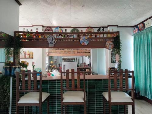 Bar/lounge, Tayud Hotel by Hiverooms in Liloan