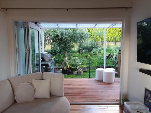Otumoetai Shared Family Home - Sherwood Food Forest, New Zealand – khách sạn tại Matua