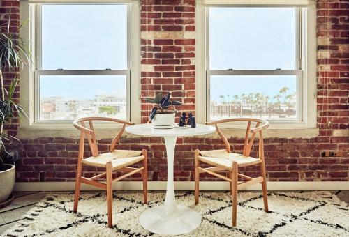 Venice V Hotel in Venice Beach