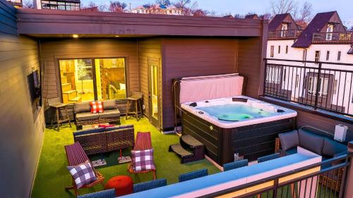 The Lodge by AvantStay – khách sạn tại Gần Trung Tâm