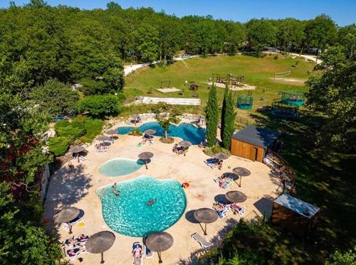 ZEcamping 3 étoiles pataugeoire pet friendly locatif BBQ 8 pers gîte à louer Berganty