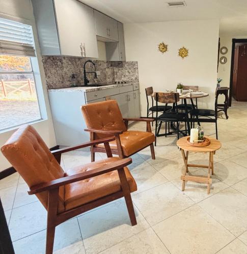 Peaceful Fishing Retreat 2BR Suit w Gated Parking in Clewiston