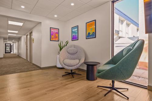 B&B HOTEL Orlando International Drive near Universal - Newly Renovated! - image 10