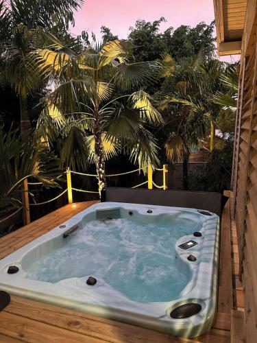 Heritage creole Habitation familiale jacuzzi 150m de la mer des Caraïbes (Heritage creole Habitation familiale jacuzzi 150m de la mer des Caraibes) in Berard
