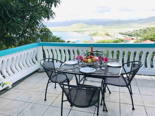 Chique Retreat Sea View Spacious Apartment in Vieux Fort