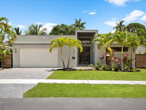 New construction Fort Lauderdale luxury villa with Pool - image 2