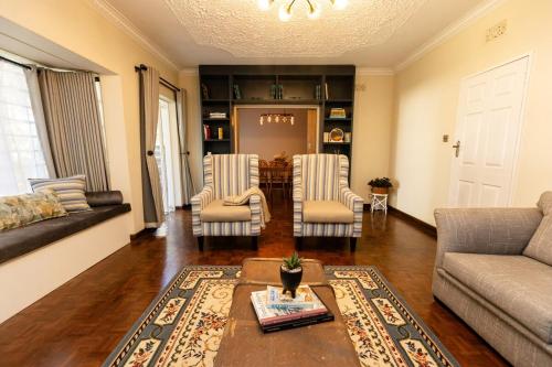 Guestroom, 3bed 2bath Duplex Satshume in Midlands