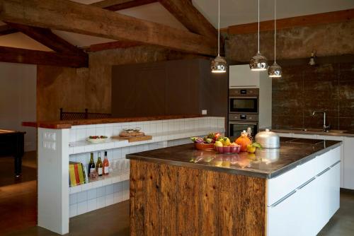 Pohled zvenku, Loft In Converted Wine Cellar In Occitania in Villedaigne