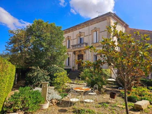 A szálláshely kívülről, Manor House With Pool In Charming Occitan Village in Bize-Minervois
