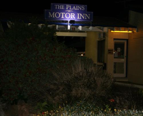 The Plains Motor Inn