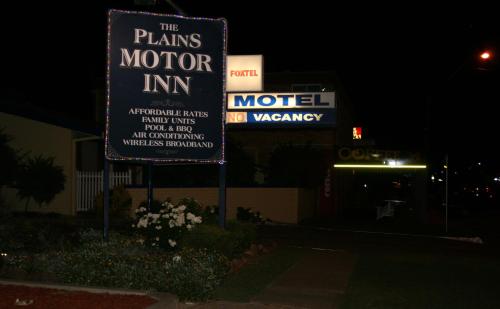 The Plains Motor Inn