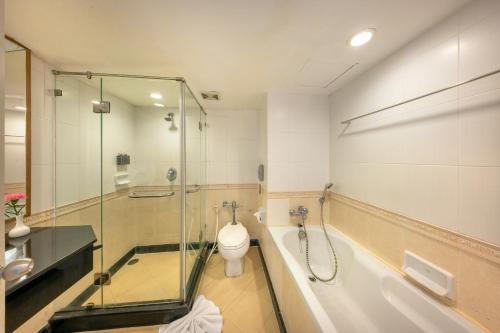 room detail thumbnail 2