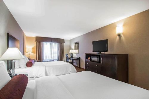 Clarion Inn Elmhurst - Oakbrook - image 36