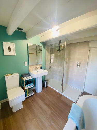 Bathroom, Gite La Vie Verte - Gite charmant 3 etoiles classe Meuble de Tourisme in Chenerailles