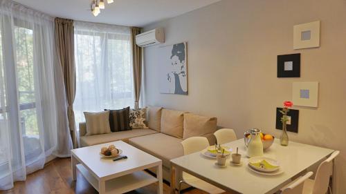 Апартаменти Бяла Клиф на плажа - Apartments Byala Cliff First Line in 比亞拉