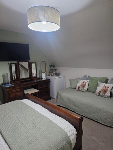 Fort William loft on shore front with amazing views 4