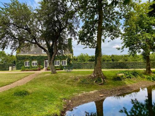 Luxury home on Loire Château Grounds gîte à louer Les Essarts