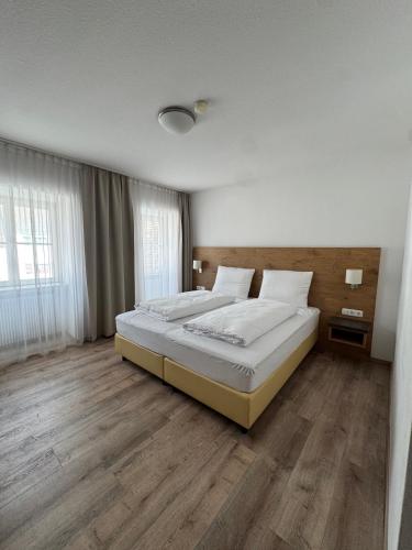 FLIP Boutique-Hotel near Basel - Modern Stay & Urban Food in 格倫察赫－維倫