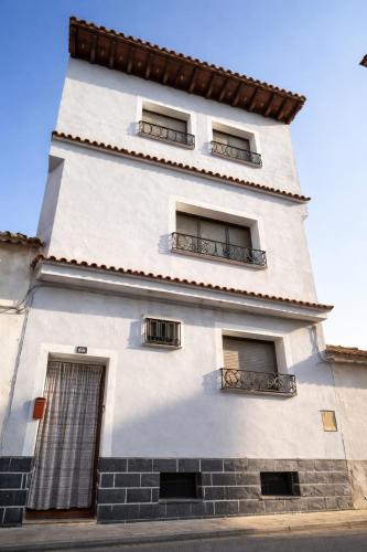 Casa Dalia grande y luminosa con terraza y garaje en pueblo tranquilo in Sierra de Luna
