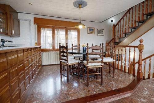 Casa Dalia grande y luminosa con terraza y garaje en pueblo tranquilo in Sierra de Luna