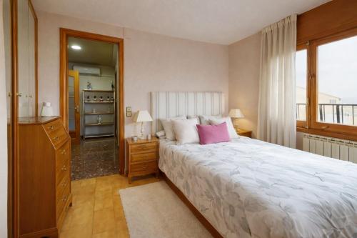 Casa Dalia grande y luminosa con terraza y garaje en pueblo tranquilo in Sierra de Luna
