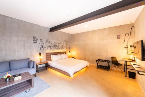 room detail thumbnail 0