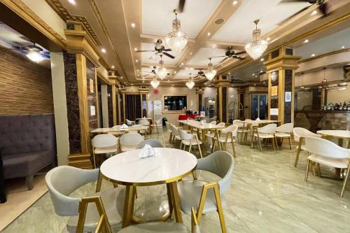 Restaurant, Clark Imperial Hotel Angeles City in Angeles / Clark