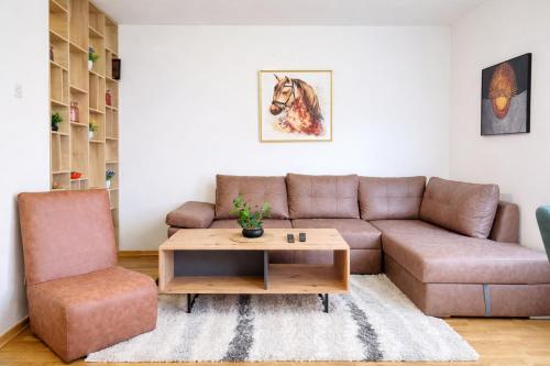 Family Nest - Two-Bedroom Apartment in City Centre by He-Ra Apartments Skopje, Skopje