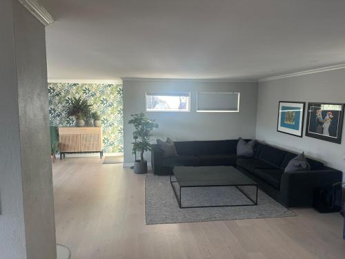 Large, spacious single-family home with good views in Olsvik