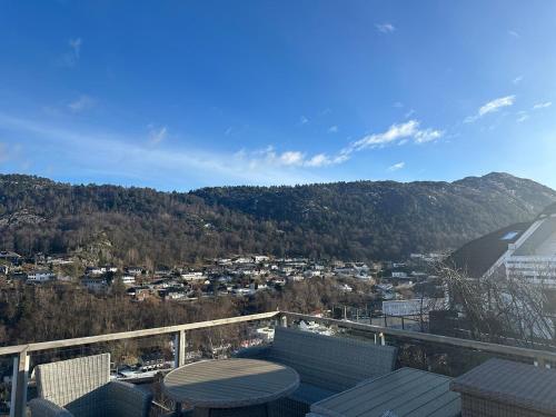 Large, spacious single-family home with good views in Olsvik