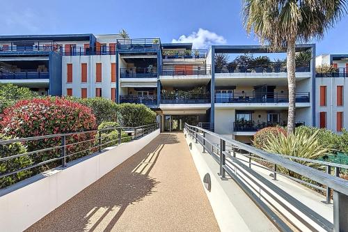 Entrance, Antibes Private Garden & Pool Beach 2 km in Camp Long
