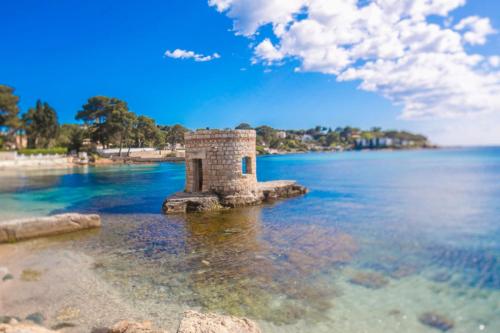 Antibes Private Garden & Pool Beach 2 km in Camp Long
