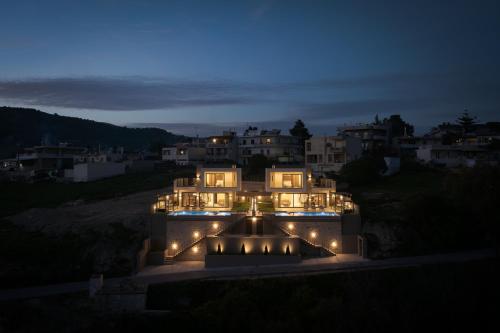 Venerato Villas Ampela & Apolonia, with Pool, Spa Whirlpool & Heritage, By ThinkVilla in Paliani