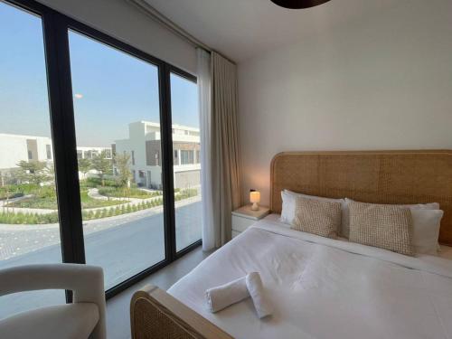Allsopp & Allsopp - 4-Bedroom Villa with Maids Room in Aura 3 Tilal Al Ghaf - image 8
