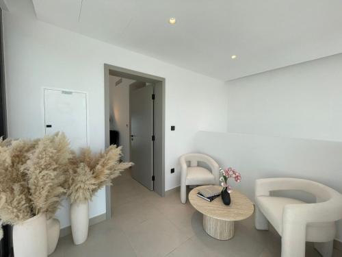 Allsopp & Allsopp - 4-Bedroom Villa with Maids Room in Aura 3 Tilal Al Ghaf - image 4